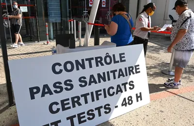 Covid : l'obligation de passe sanitaire dans les centres commerciaux suspendue dans plusieurs départements