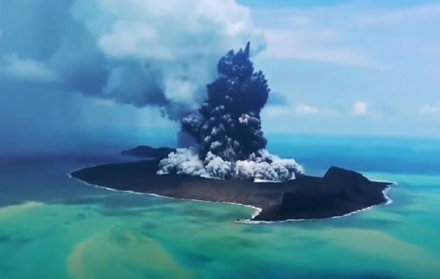 MSFSベルーガちゃんトンガの海底火山噴火を見に行く🐬Beluga va voir l'éruption volcanique sous-marine des Tonga.