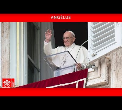 Angélus: dans l’Eucharistie, Jésus nous rassasie de sa présence