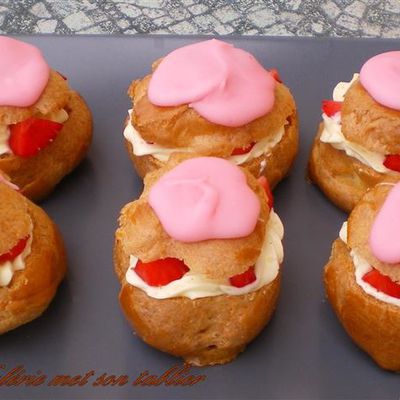 CHOUX FRAISE-RHUBARBE