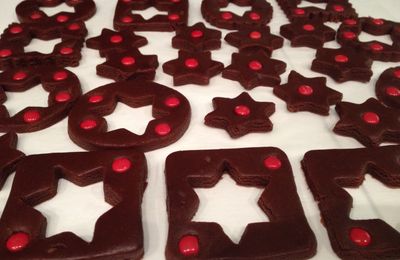 Biscuits de noel au cacao