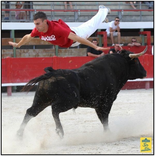 Samedi 30 juin 2012 Grand Spectacle équestre et taurin animé par la banda Los Espartacos de Mugron