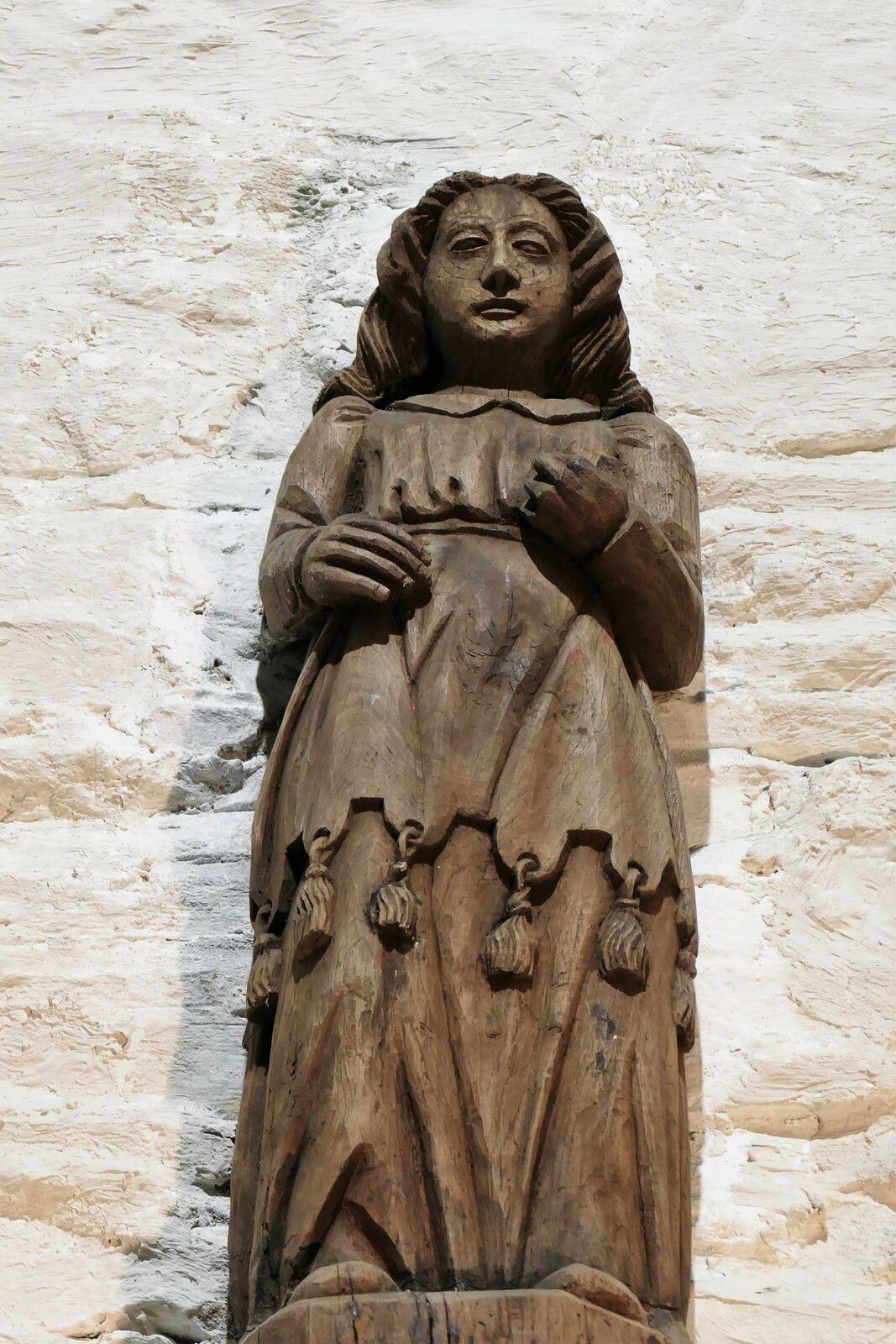 Une Sibylle. Statue en bois du XVIIe siècle de l'intérieur de la chapelle de Locmaria-Lann. Photographie lavieb-aile.