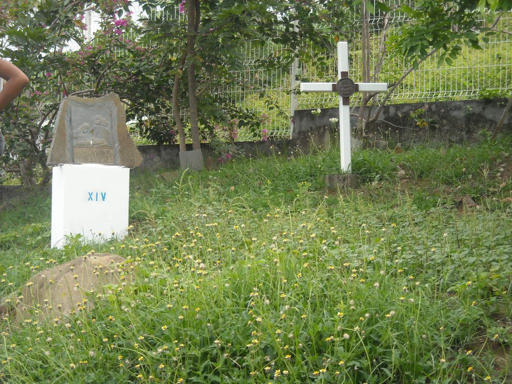 chemin de croix animé par les jeunes de la Pastorale (vendredi Saint)