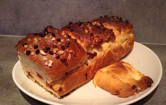 Brioche aux cerises confites 