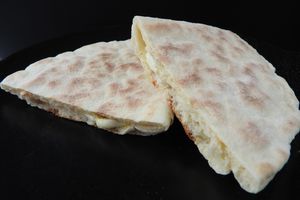 Cheese naan curry 