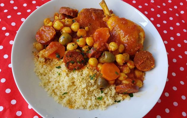 COCOTTE DE POULET AU CHORIZO ET POIS CHICHES