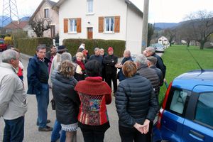 Chambéry Cap à Gauche discute avec des riverains de Bissy sur le projet de la municipalité de modifier le PLU