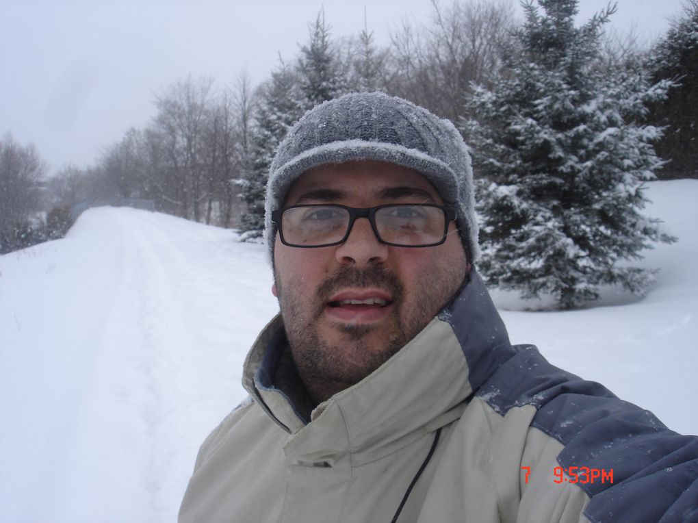 photos aléatoires de ma ville, avec des petites ou grosses bordées d'neige qui pour cette année à durer longtemps, la dernière grosse bordée du printemps ayant eu lieu à la toute fin du mois d'avril !!!