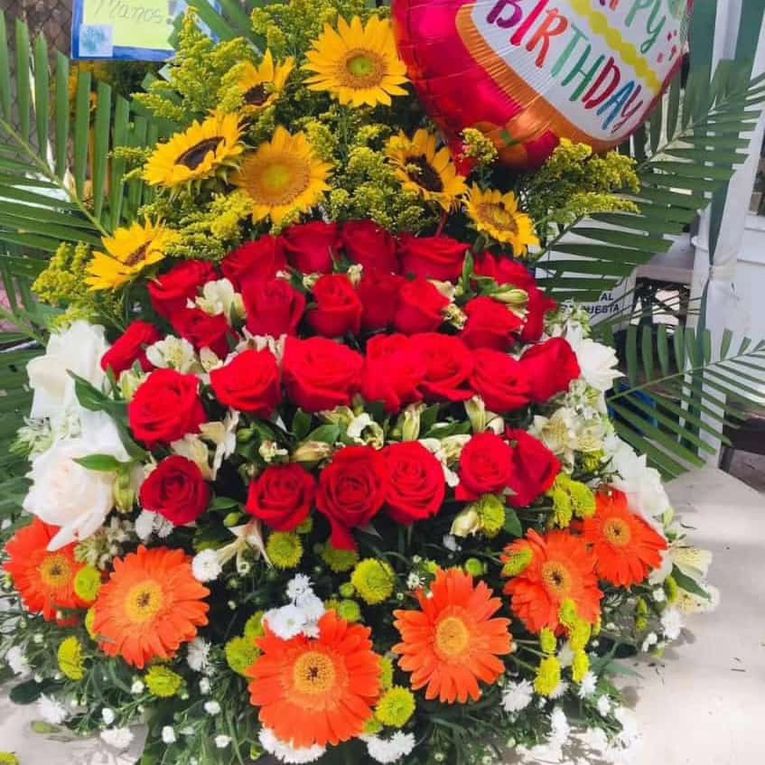 "Punto de Girasoles Milagro de Dios" ofrece variedad de flores al mayor y detal en el Trigal Norte (Publicidad)