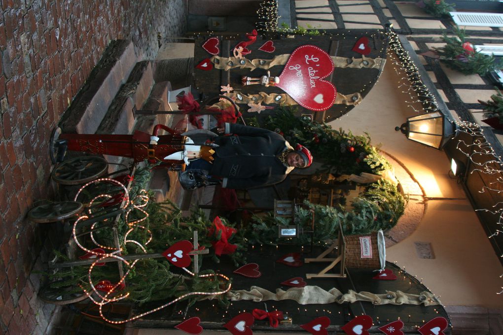 Visite des marchés de Riquewihr et de Colmar, le 10 décembre 2011.
56 personnes.
Une organisation Association l'Espérance - Corcelles-lès-Cîteaux