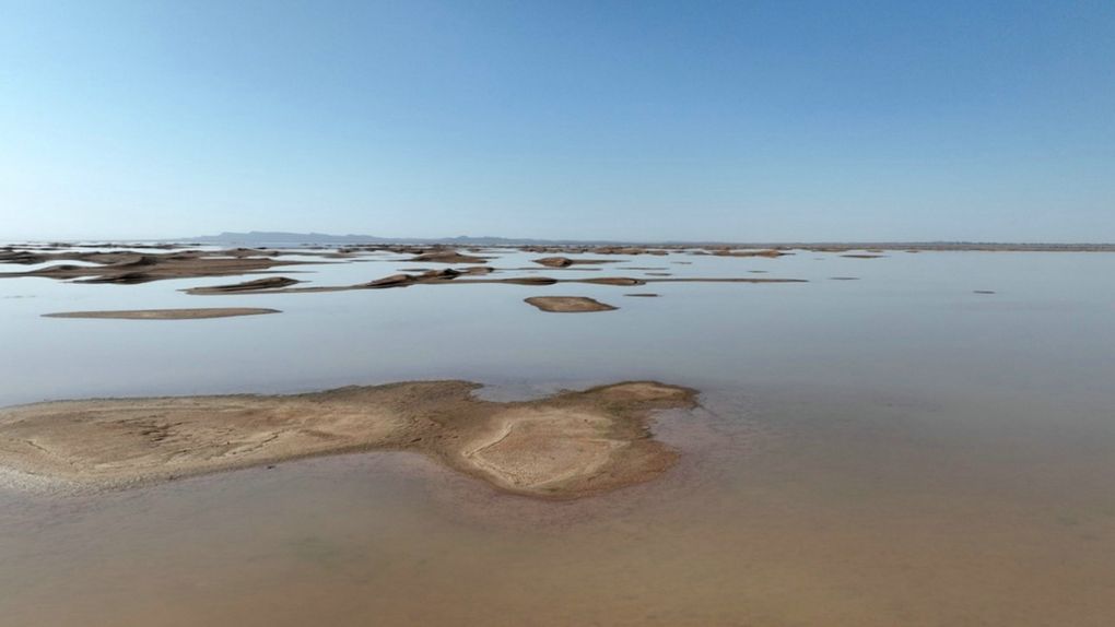 De Mhamid à Foum Zguid par l'erg Chegaga et le lac Iriki.
