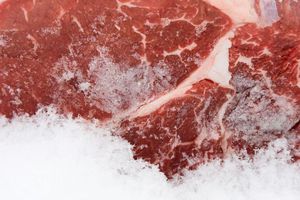 Vous décongeliez la viande de la mauvaise manière 