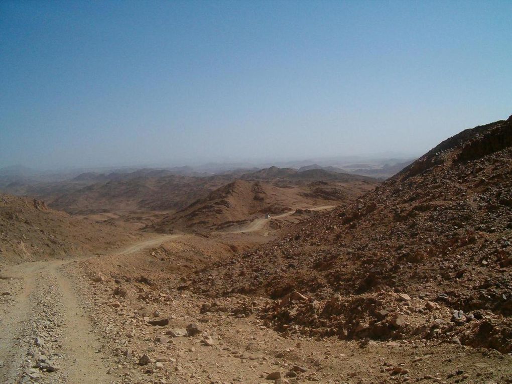 Hoggar - chargement des autos, au-revoir les chameaux