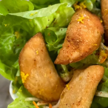 CHAUSSONS AU CHORIZO, COURGE ET OIGNONS CARAM2LISES de Cyril Lignac dans Tous en cuisine