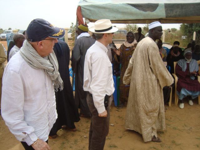 Visite de l’Ambassadeur de France à Dakar, du Secrétaire à l’Immigration et à la Solidarité du Ministère Français de l’Intérieur et des autres partenaires français.