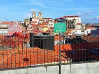 Vue depuis les escaliers de Vitoria et sur l'église depuis le croisement