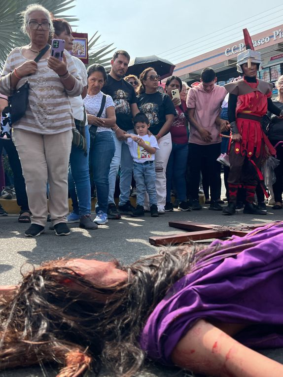 En Guacara se efectuó emotivo Viacrucis Viviente de tradición, fe y cultura este Viernes Santo (+Fotos)