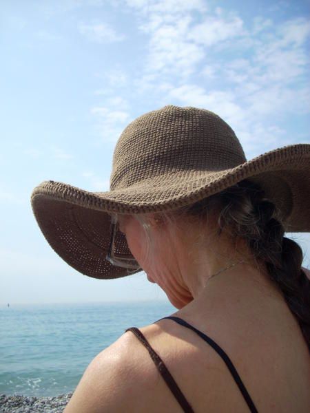 le dernier Week end d'avril, premier beaux jours, avec ma maman. 
Quelques instants de bonheur entre nanas. Les premières images d'un beau livre 
