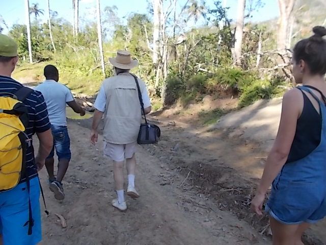 plage, poisson au repas, le Yunque, fete poour la naissance 164 ans de Jose Marti..