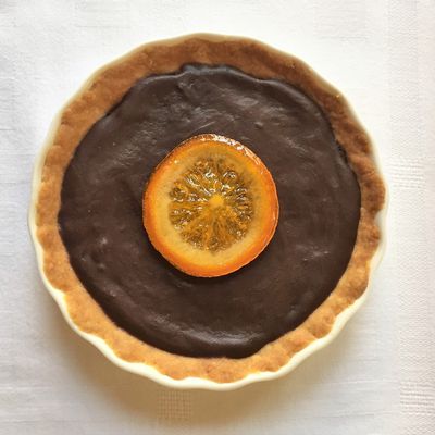 Dark chocolate tart with candied oranges 