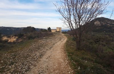 Randonnée entre Saint Bonnet du Gard et Sernhac (30).