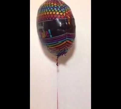Dites "joyeux anniversaire" avec un ballon qui parle