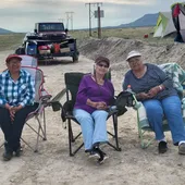 CAMP OX SAM, NEVADA: DES TIPIS DE PRIÈRE PASSÉS AU BULLDOZER ET DES OBJETS DE CÉRÉMONIE CONFISQUÉS, UNE JEUNE NAVAJO ARRÊTÉE DANS DES CONDITIONS ÉPOUVANTABLES