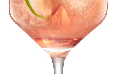 Lillet tonic cocktail