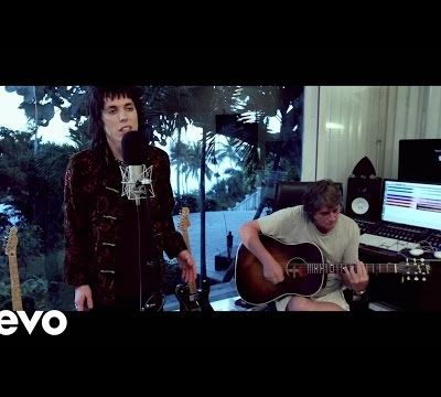 La vidéo officielle de "Man On the Rocks"