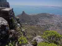 Aujourd'hui, la vue à 360° depuis "Table Mountain" est magnifique avec, de plus, une météo clémente.
