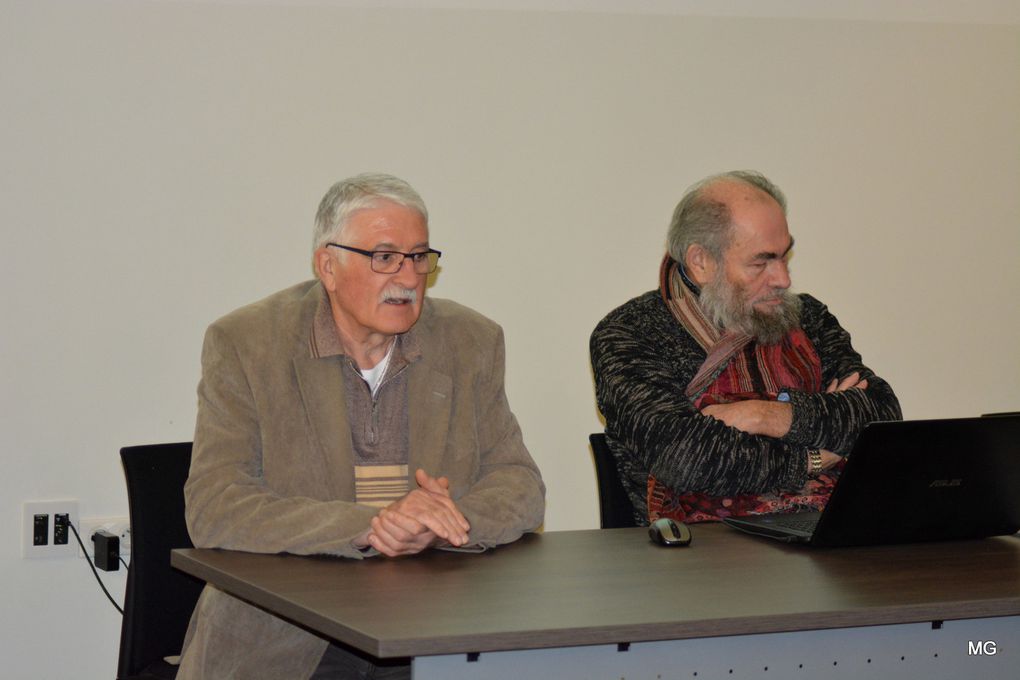 Conférence tenue par Pierre Demolon, Roger Facon et Serge Ottaviani sur le reliquaire en plomb contenant le coeur d'Anne de Lens et séance de dédicaces du livre "Le Maître du Saing-Sang" (Abysses Editions) dans l'auditorium du musée Arkéos de Douai - Photos : 2 décembre 2017.