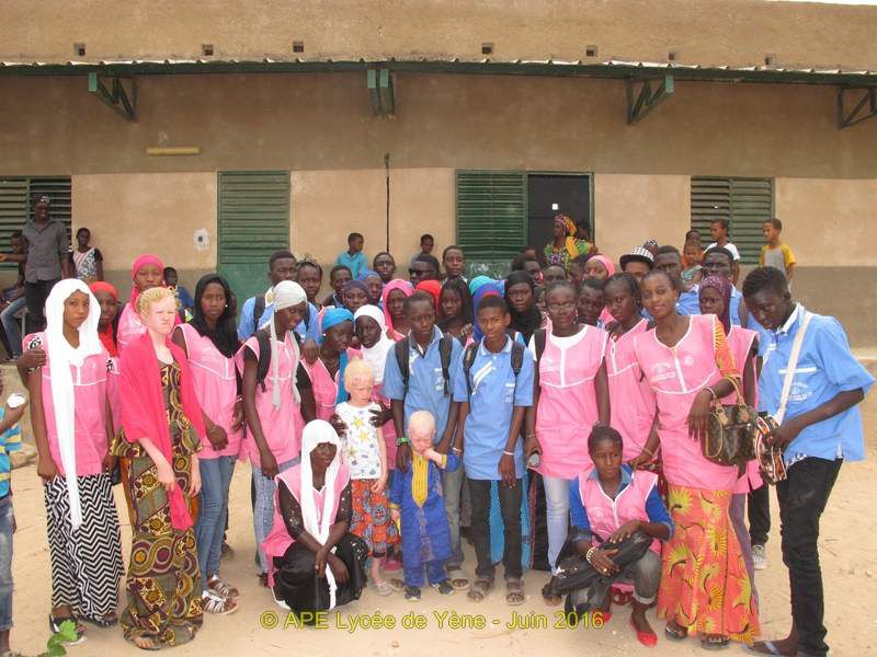 Quand les élèves du Lycée de Yène font de l'humanitaire