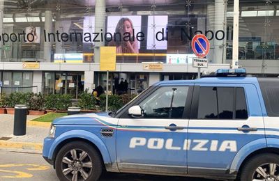 CAMPANIA NEWS Controlli della polizia all’aeroporto di Capodichino: decine di unità in campo Nel mirino delle forze dell'ordine il fenomeno del trasporto pubblico abusivo