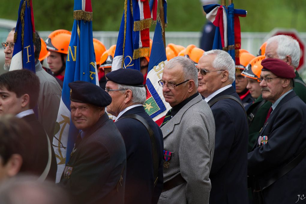 Notre participation à l'inauguration du quai Jean Moulin qui remplace le quai Pasteur : Le chant des Partisans.