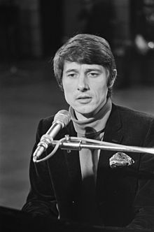 udo jürgens, un compositeur et chanteur de schlager autrichien qui remporta l'eurovision en 1966 avec "merci chérie"