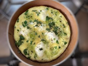 Mini-omelettes aux courgettes, coriandre et chèvre 