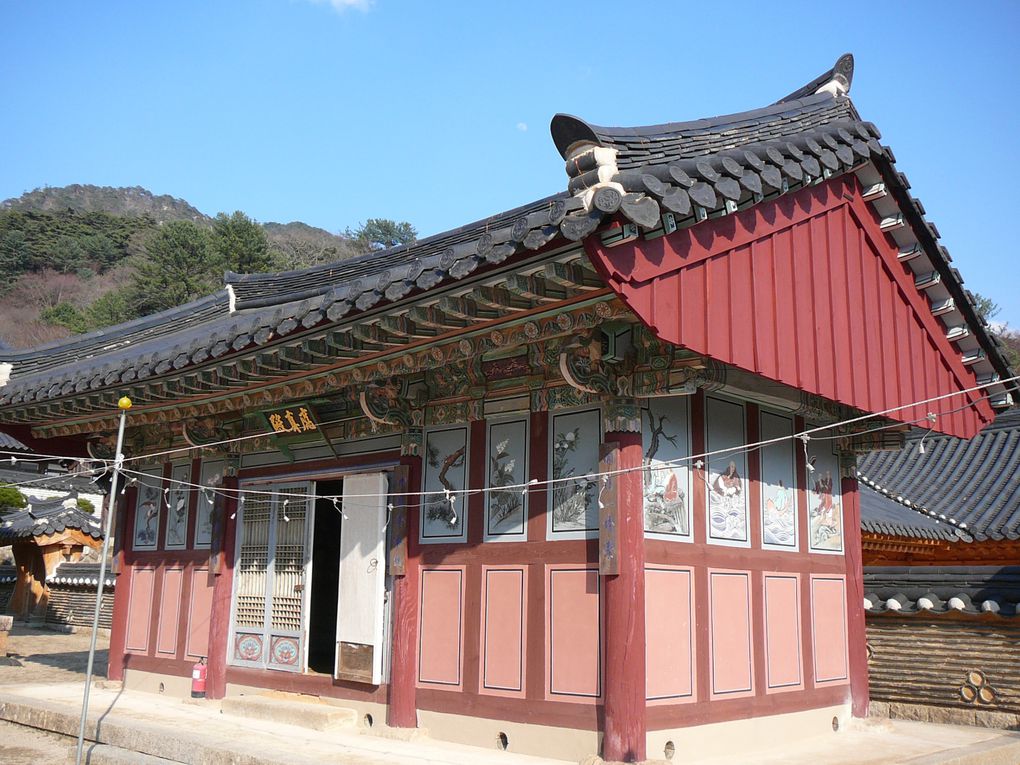 Escapade du samedi 24 avril 2010 avec Flo.
Temple de Haeinsa, proche de Daegu