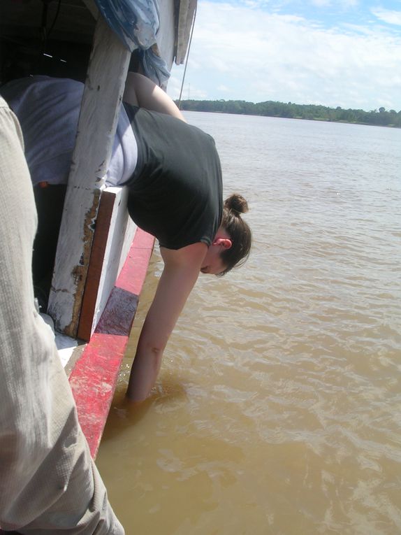 Mission en Amazonie sur le Rio Amazonas près de Tamshiyacu