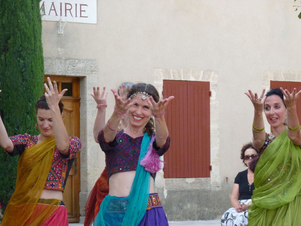 CHANT DANSE MUSIQUE ET CONTE DU MONDE MEDIATHEQUE DES TAILLADES (juillet 2012)