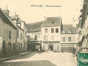      Place du Craquelin - Arnay-le-Duc.