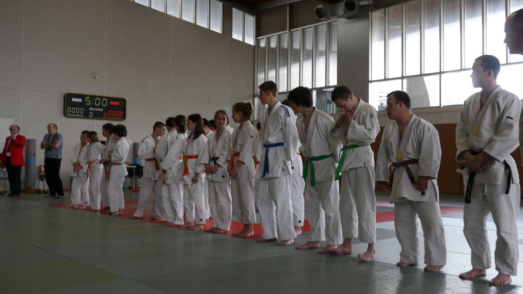 Quelques photos de la coupe jujitsu région Poitou-Charentes, on essaie de faire vivre l'expression compétition jujitsu (en plus de l'aspect premier du jujitsu la self-défense) dans notre région... Et c'est pas facile