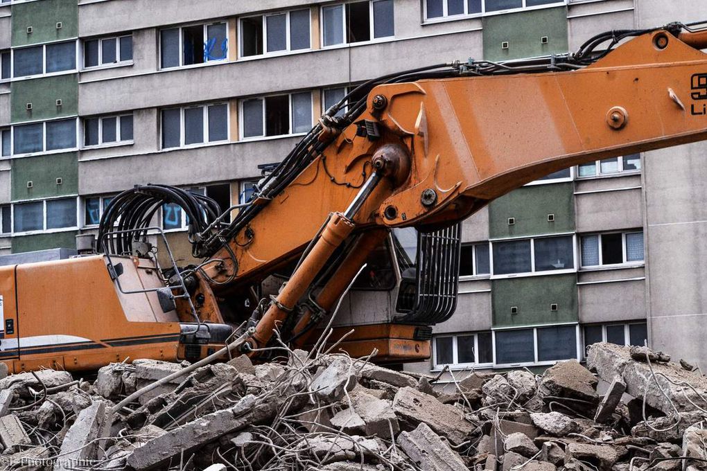 Bâtiments en déstruction