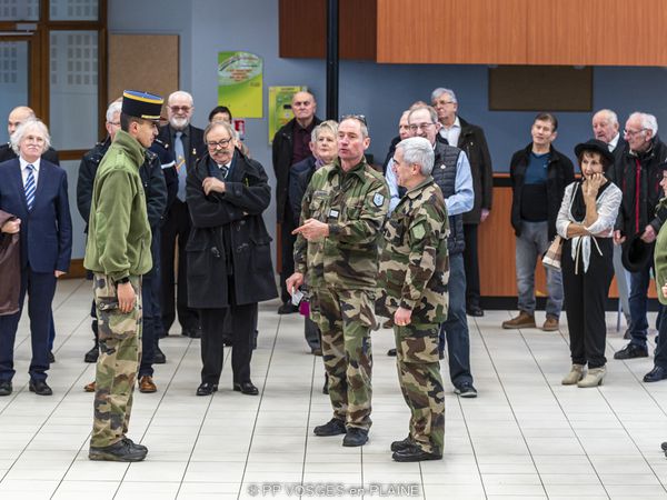 Remise de képi aux élèves-gendarmes de la 517e promotion de l'École de Gendarmerie de CHAUMONT