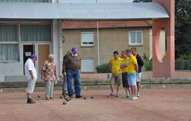 Concours de Boules Interclasse en "2"