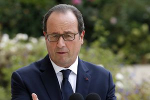 Etat islamique: Hollande veut une réponse "si nécessaire militaire" face aux djihadistes ultra-radicaux
