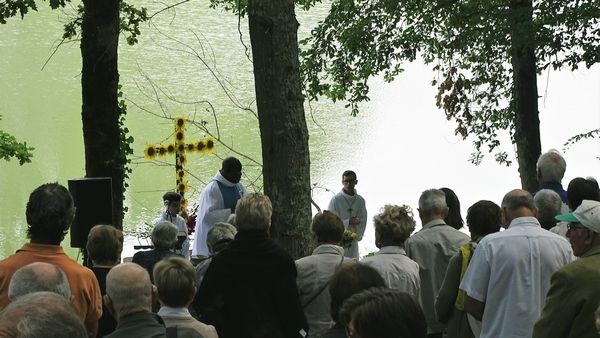 15 Août, MESSE de l'ASSOMPTION sur les Rives du Lac de CANCON (Diaporama)