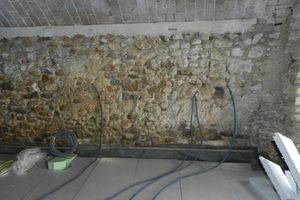 Pose des gaines électriques, du cuivre et étanchéité des murs extérieurs 