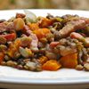 Lentilles aux petits légumes et aux lardons : facile et rapide