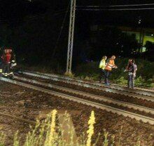 PRIMO PIANO E ANTEPRIMA Venezia, cane gli scappa sui binari: 33enne lo insegue e viene travolto dal treno davanti alla fidanzata 